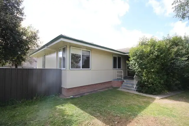 6 Immarna Place, Kooringal NSW 2650
