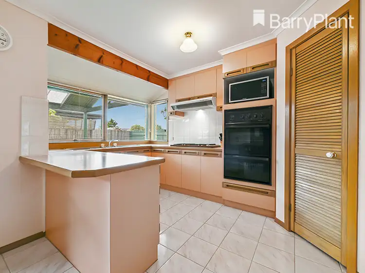 Seventh view of Homely house listing, 2 Euroa Place, Hoppers Crossing VIC 3029