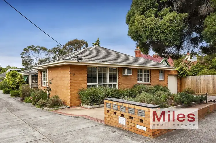 Main view of Homely unit listing, 1/19 Livingstone Street, Ivanhoe VIC 3079