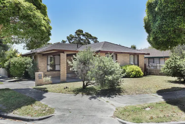 38 Bunarong Drive, Frankston VIC 3199