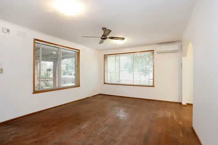 Second view of Homely house listing, 7 Hainthorpe Grove, Mulgrave VIC 3170
