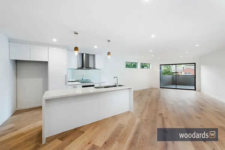 Apt 2/207 Elgar Road, Surrey Hills VIC 3127