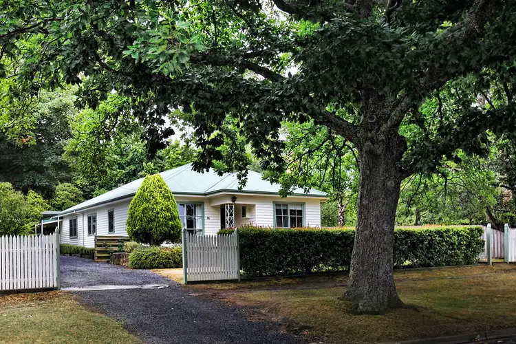 56 Urquhart Street, Woodend VIC 3442