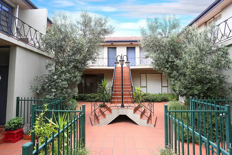 4/6 SYDNEY Road, Brunswick VIC 3056