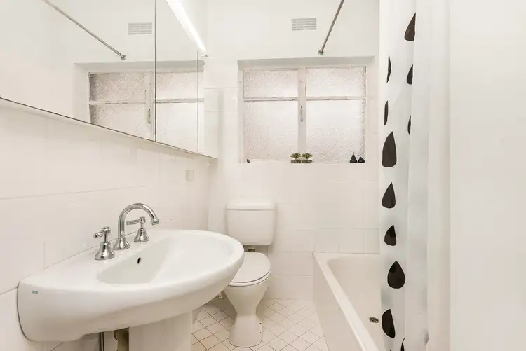 Fifth view of Homely apartment listing, 6/530 Toorak Road, Toorak VIC 3142