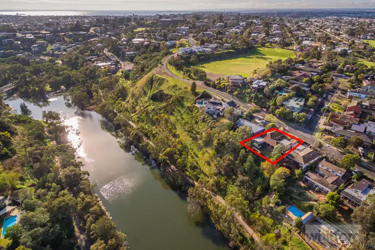 9 Mayfair Drive, Newtown VIC 3220