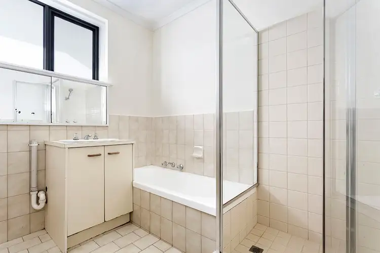 Fourth view of Homely apartment listing, 3/7 White Avenue, Kew East VIC 3102