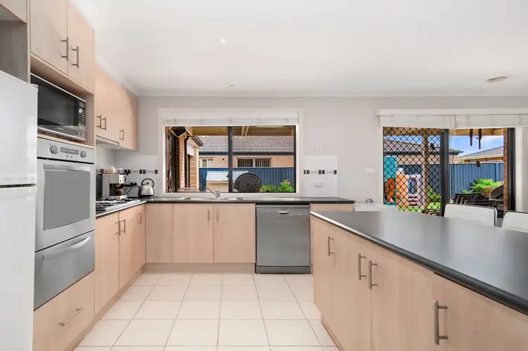 Second view of Homely house listing, 7 Stringybark Circuit, Pakenham VIC 3810