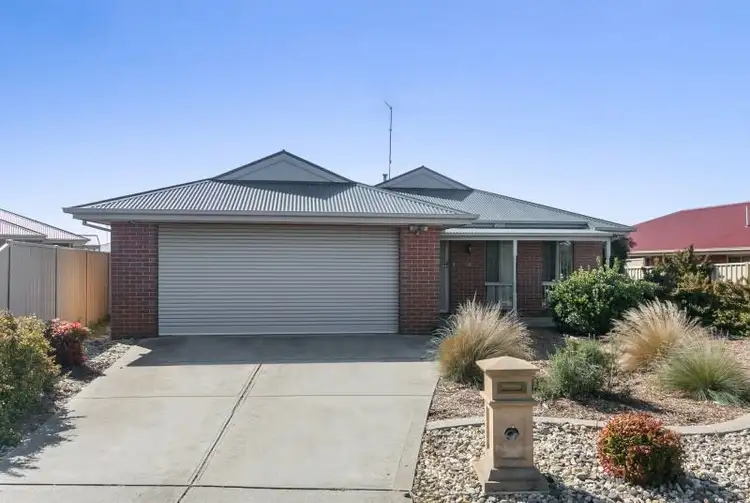 35 Cottage Crescent, Kilmore VIC 3764