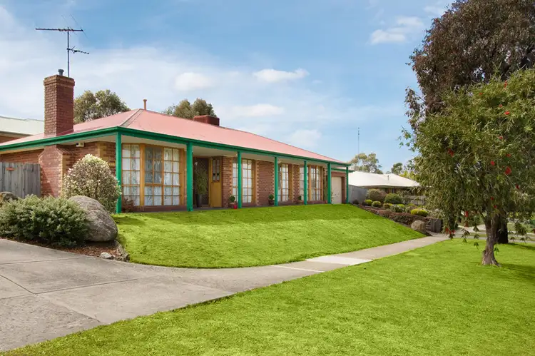 Second view of Homely house listing, 2 Kate Court, Pakenham VIC 3810