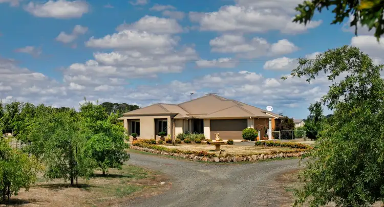 87 Barbower Road, Kyneton VIC 3444