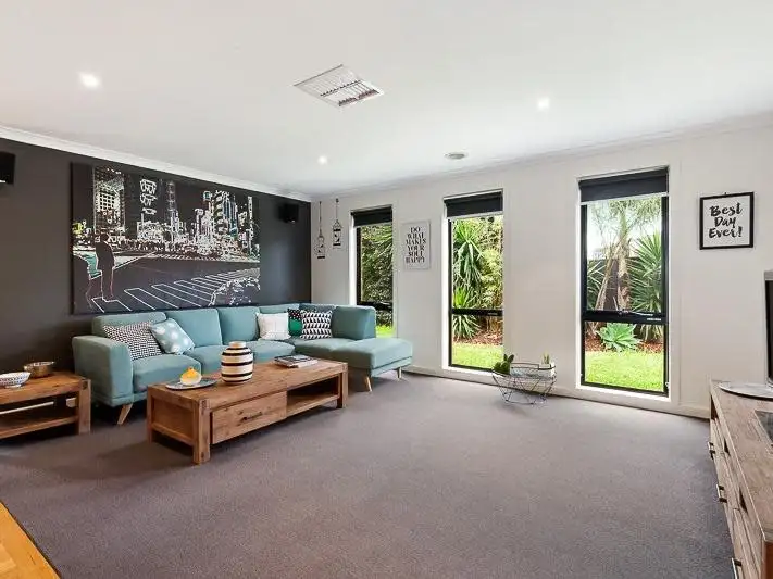 11 Kossatz Terrace, Doreen VIC 3754