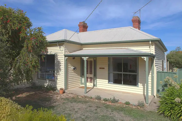 16 Mair Street, Kyneton VIC 3444