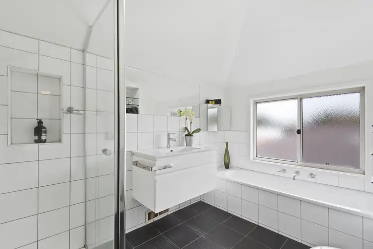 Fifth view of Homely townhouse listing, 3/186 Hawdon Street, Heidelberg VIC 3084