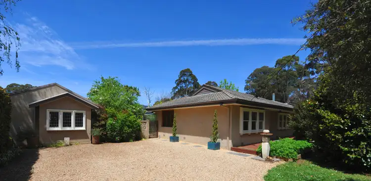 6 Wood Street, Woodend VIC 3442
