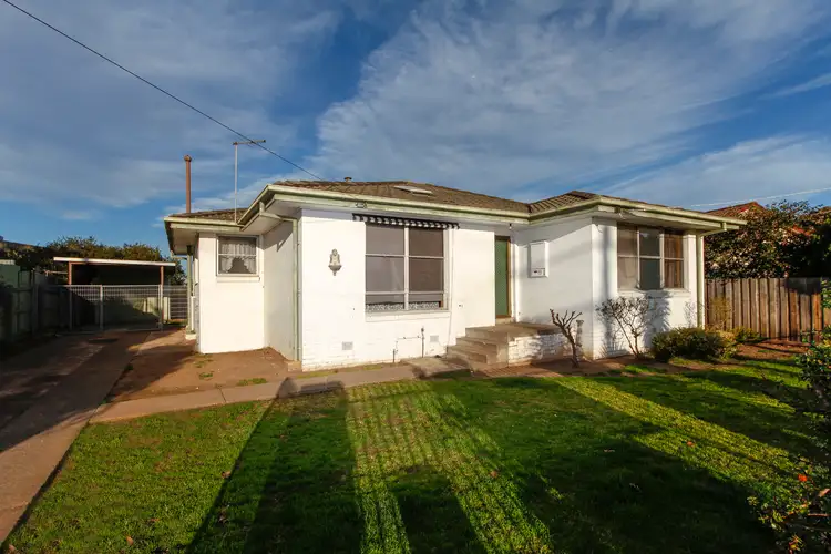 24 Weir Street, Sale VIC 3850