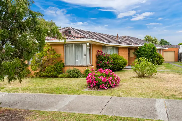11 Ruthven Street, Sunbury VIC 3429