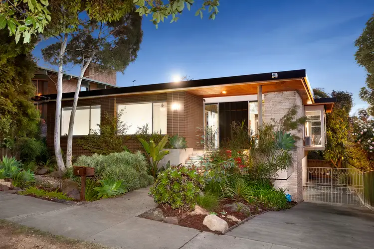 5 Fairway Drive, Kew East VIC 3102