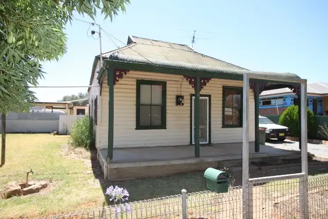 33 Mimosa Street, Coolamon NSW 2701