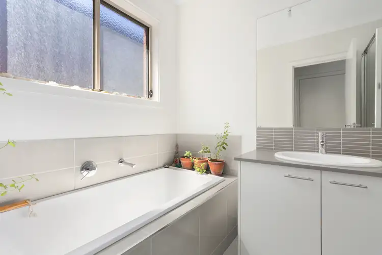 Seventh view of Homely unit listing, 11/3 Manor View, Pakenham VIC 3810