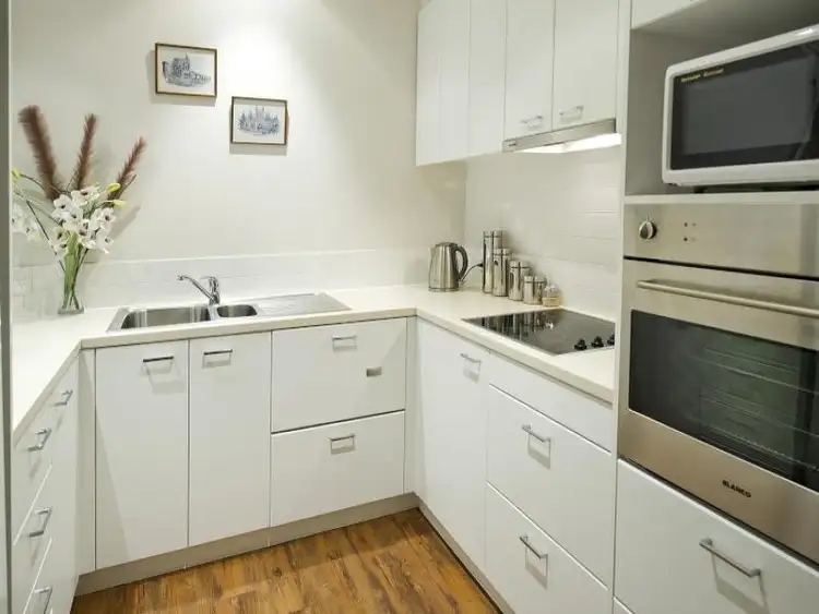 Fourth view of Homely apartment listing, 6/2-6 Malmsbury Street, Kew VIC 3101