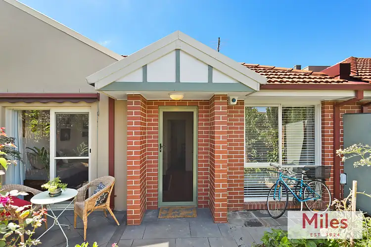 Main view of Homely unit listing, 5/5 Kenilworth Parade, Ivanhoe VIC 3079