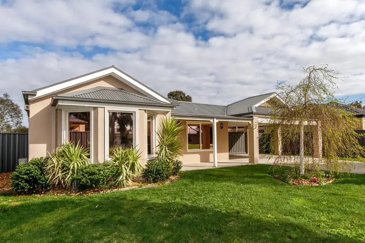 5 Krista Court, Sale VIC 3850
