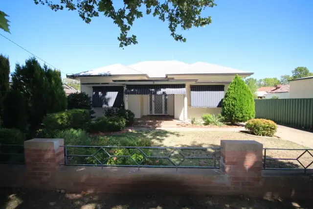 16 Gossett Street, Wagga Wagga NSW 2650
