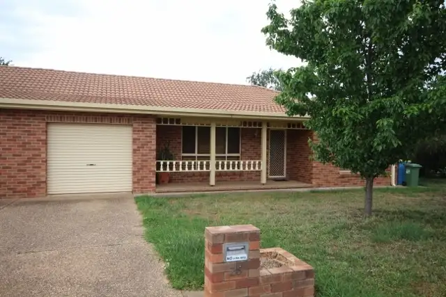 1/26 Grevillea Crescent, Lake Albert NSW 2650
