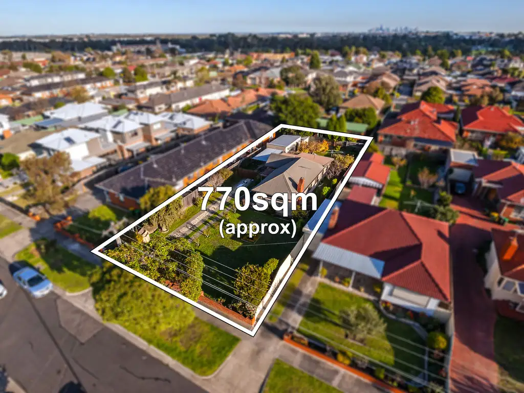 Main view of Homely house listing, 33 Clunes Street, Kingsbury VIC 3083