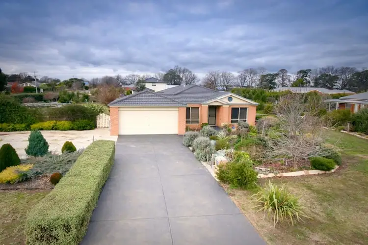 1 Lauren Court, Gisborne VIC 3437