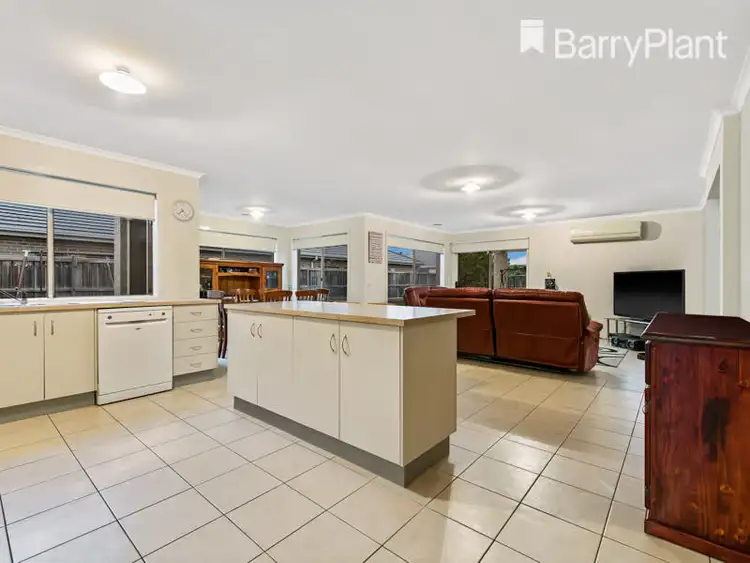 Fifth view of Homely house listing, 7 Tenterfield Place, Tarneit VIC 3029