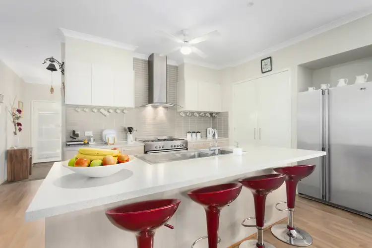 Second view of Homely house listing, 6 Kilburn Place, Pakenham VIC 3810