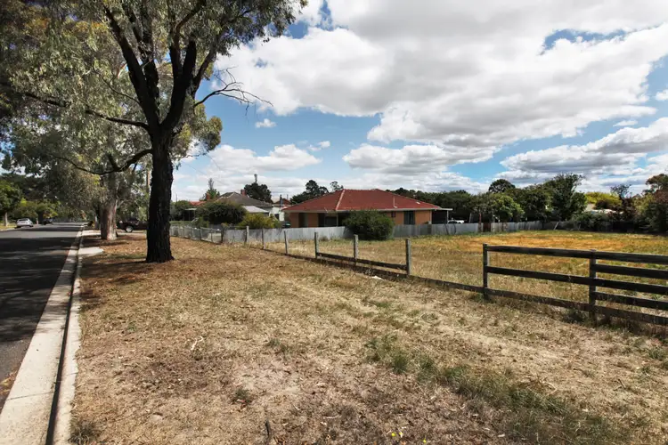 11 Barton Street, Kyneton VIC 3444