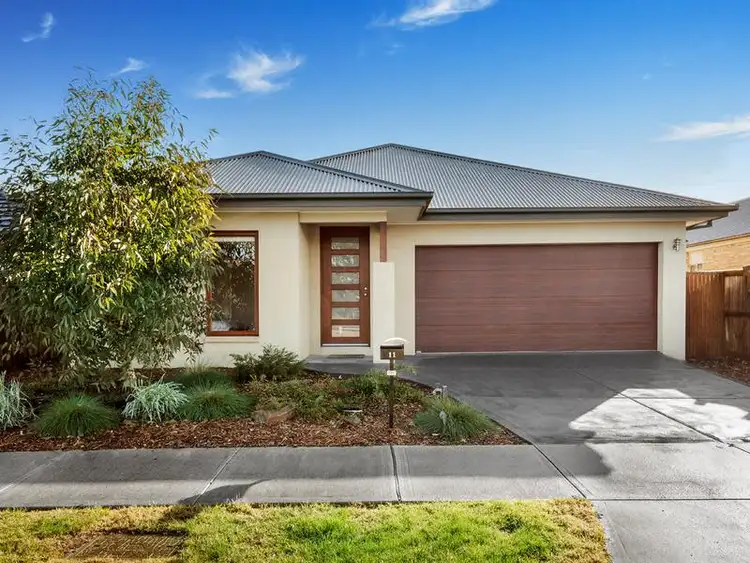 11 Charbray Street, Doreen VIC 3754