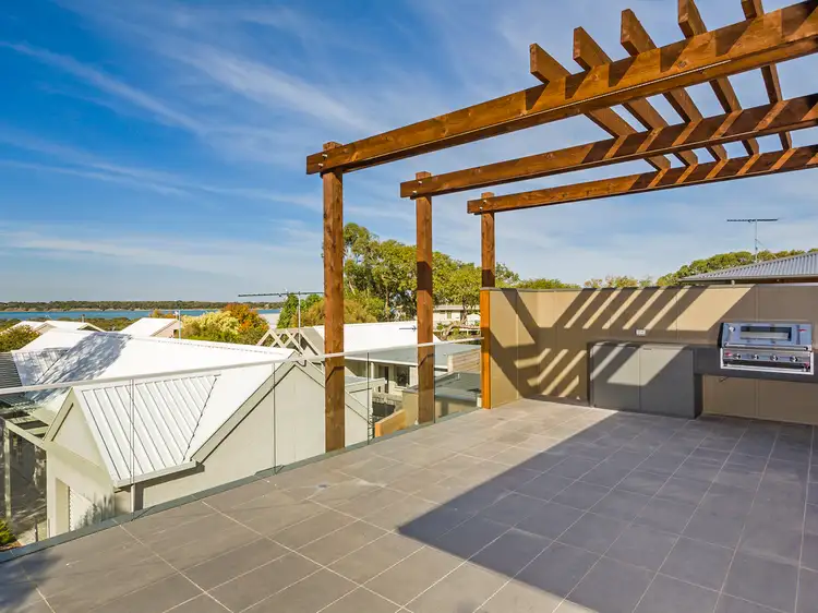 2/76 Carr Street, Barwon Heads VIC 3227