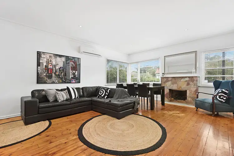 Second view of Homely house listing, 10 Oakhurst Avenue, Heidelberg VIC 3084