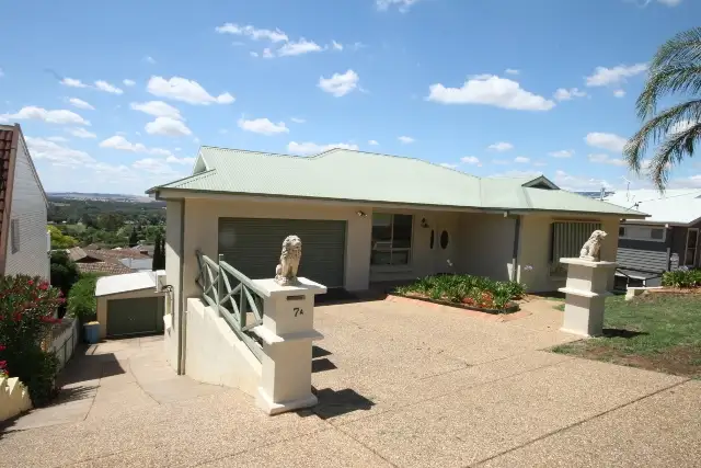 7 Bellevue Parade, Kooringal NSW 2650