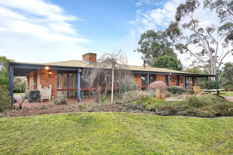 "Woorabinda"/23 Carters Lane, Seville VIC 3139