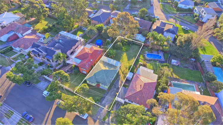 43 Mavis Avenue, Peakhurst NSW 2210
