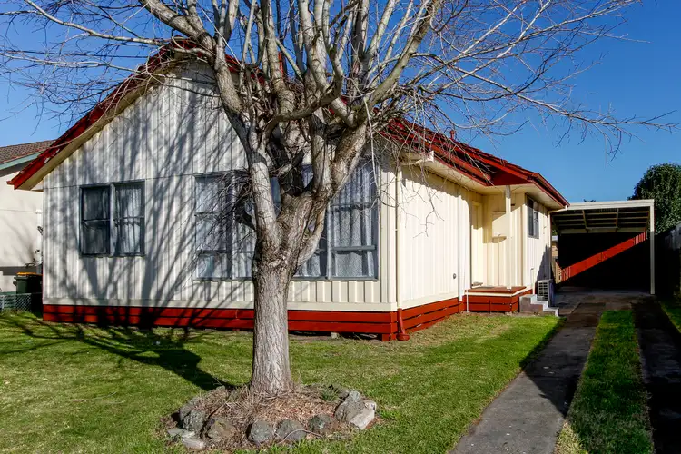 3 Alexandra Avenue, Sale VIC 3850
