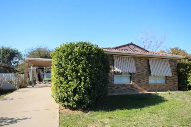 6 Dennis Crescent, Tolland NSW 2650