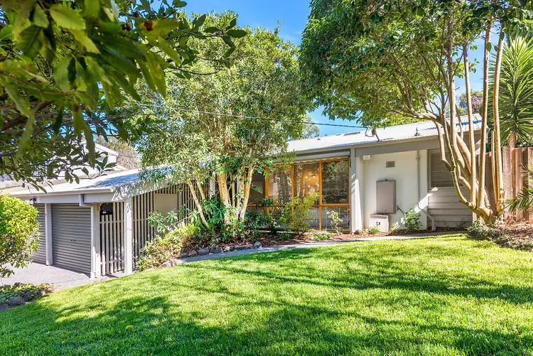 8 Charlnet Drive, Vermont South VIC 3133