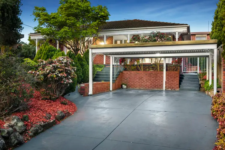 6 Benalong Court, Doncaster VIC 3108