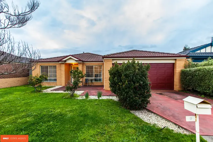 9 Cranberry Place, Cranbourne VIC 3977