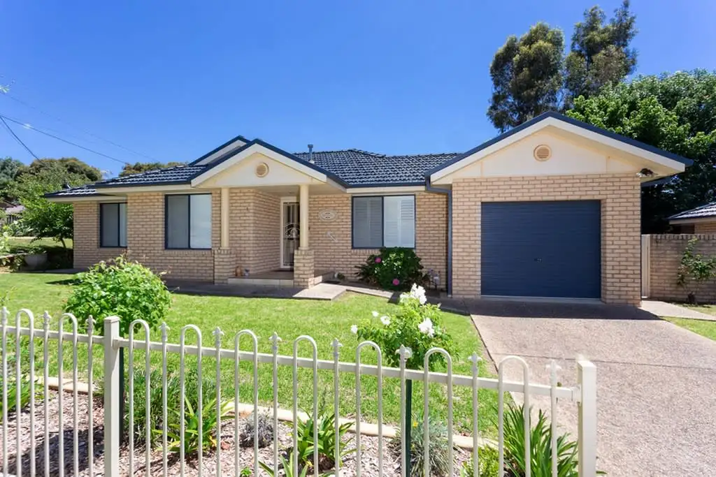 Main view of Homely townhouse listing, 1/1 Post Place, Lake Albert NSW 2650