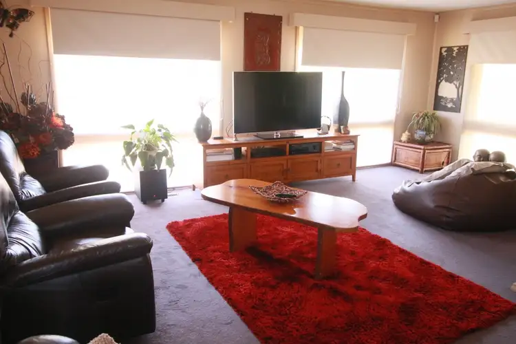 Fifth view of Homely house listing, 8 Linlithgow Way, Melton West VIC 3337