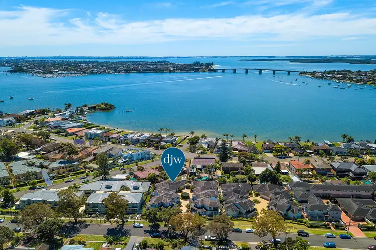 2/10-12 Evelyn Street North, Sylvania NSW 2224
