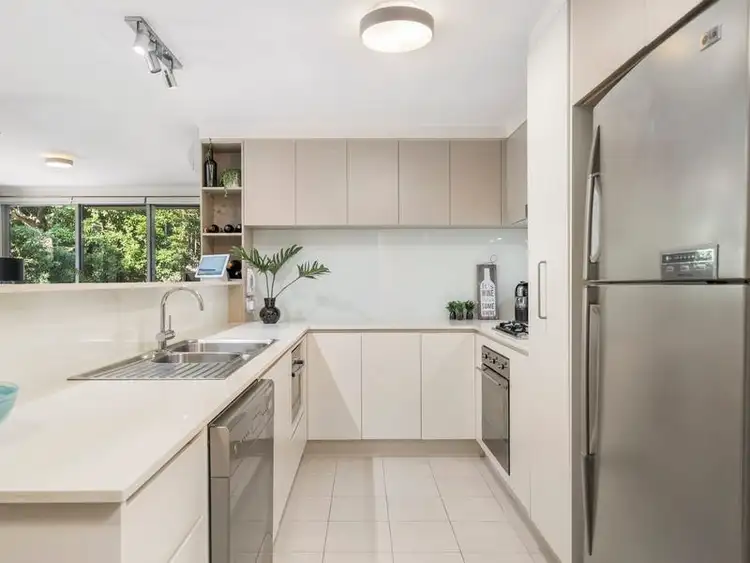 Fifth view of Homely apartment listing, 2/425 Hawthorne Road, Bulimba QLD 4171