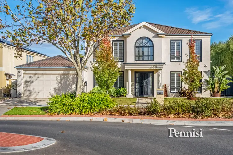 39 Tasman Crescent, Taylors Lakes VIC 3038